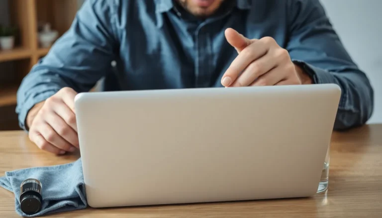 Read more about the article Jak usunąć rysy z obudowy laptopa? Metody na plastik i aluminium
